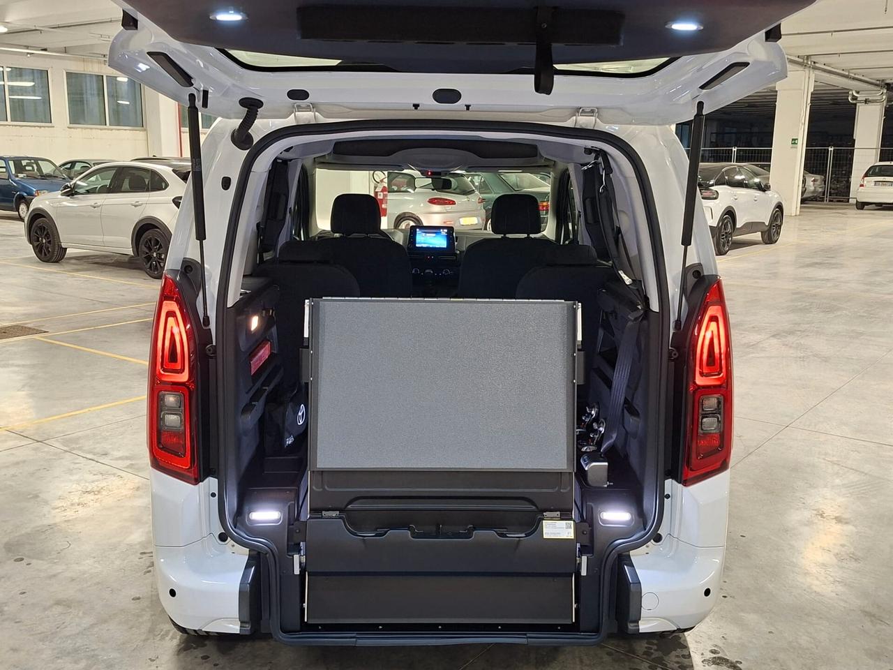 Toyota Proace City Verso 1.5D L1 Lounge TRASP. DISABILI