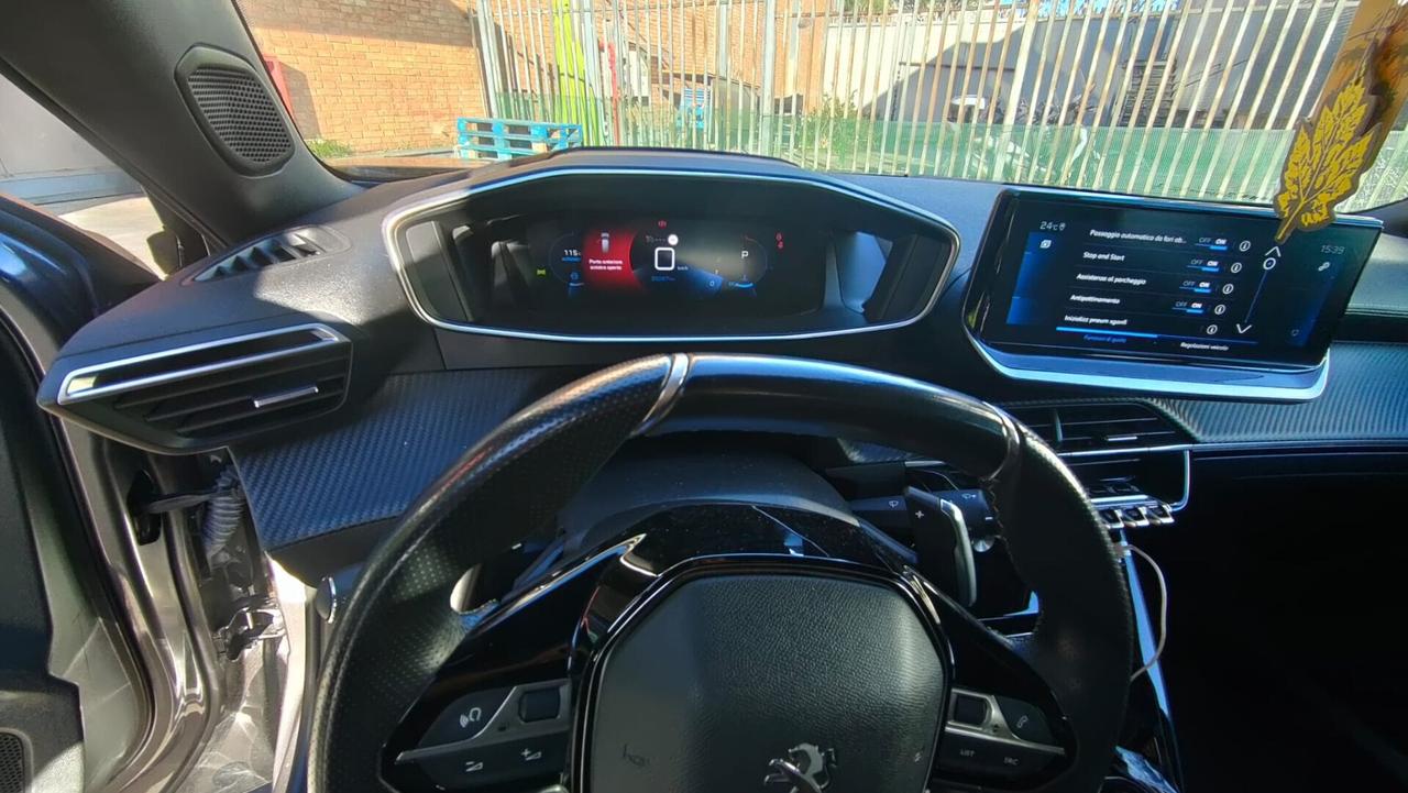 Peugeot 2008 BlueHDi 130 EAT8 GT