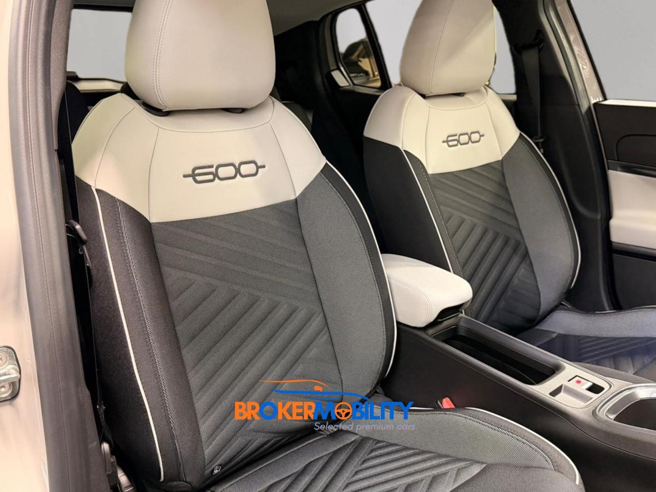 Fiat 600 Hybrid 110 CV DCT MHEV La Prima