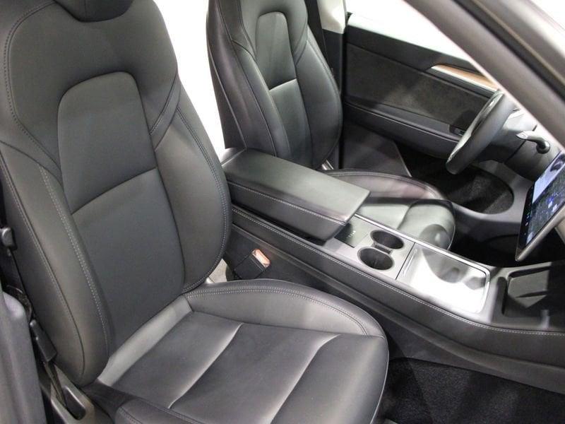 Tesla Model Y Model Y Performance AWD (presso la sede di Padova)