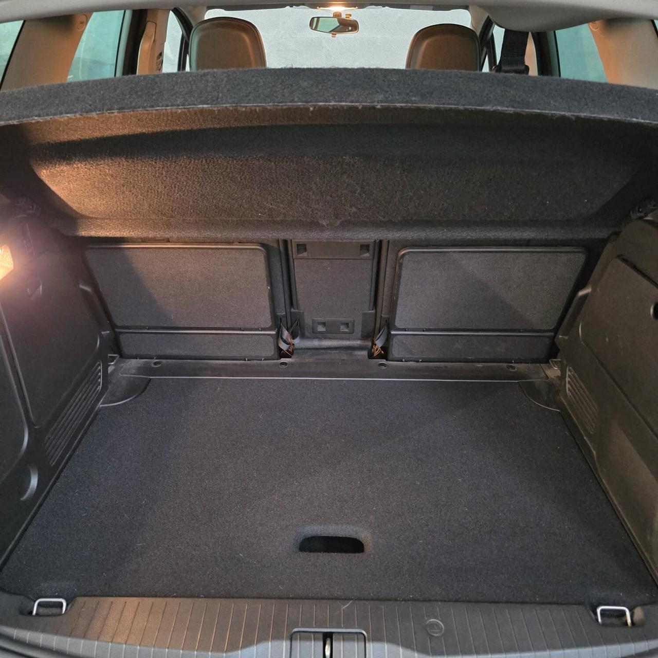Opel Meriva 1.4 BENZINA NEOPATENTATI