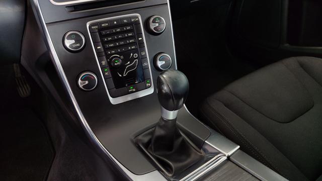 VOLVO V60 D2 1.6 Momentum