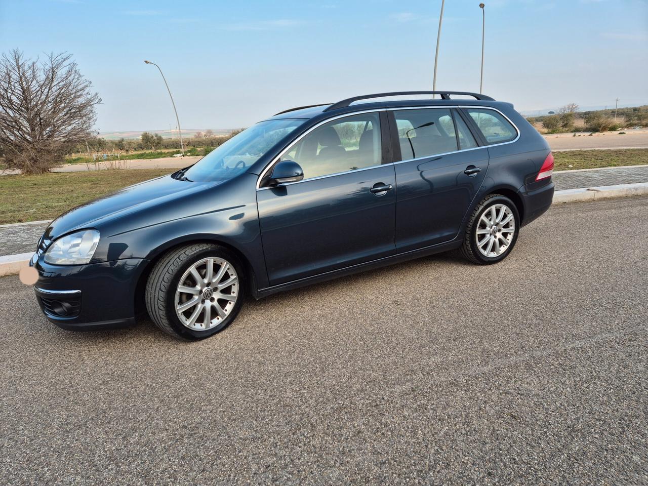 Volkswagen Golf Var. 2.0 TDI DPF Sportline 08