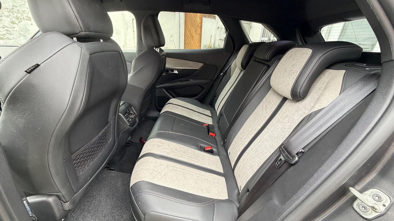 Peugeot 3008 Hybrid4 300 e-EAT8 GT