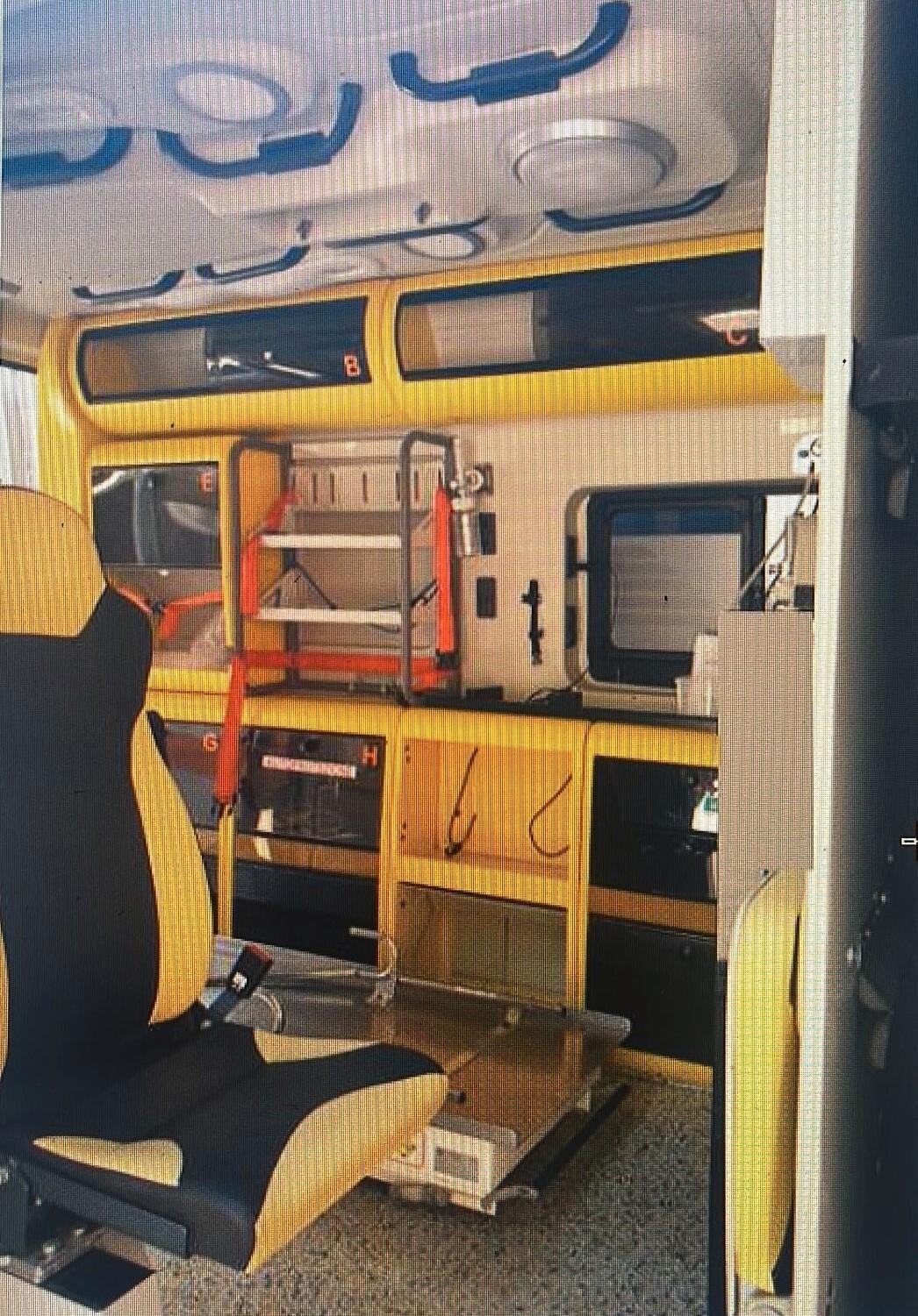 AMBULANZA PEUGEOT BOXER MOTORE NUOVO