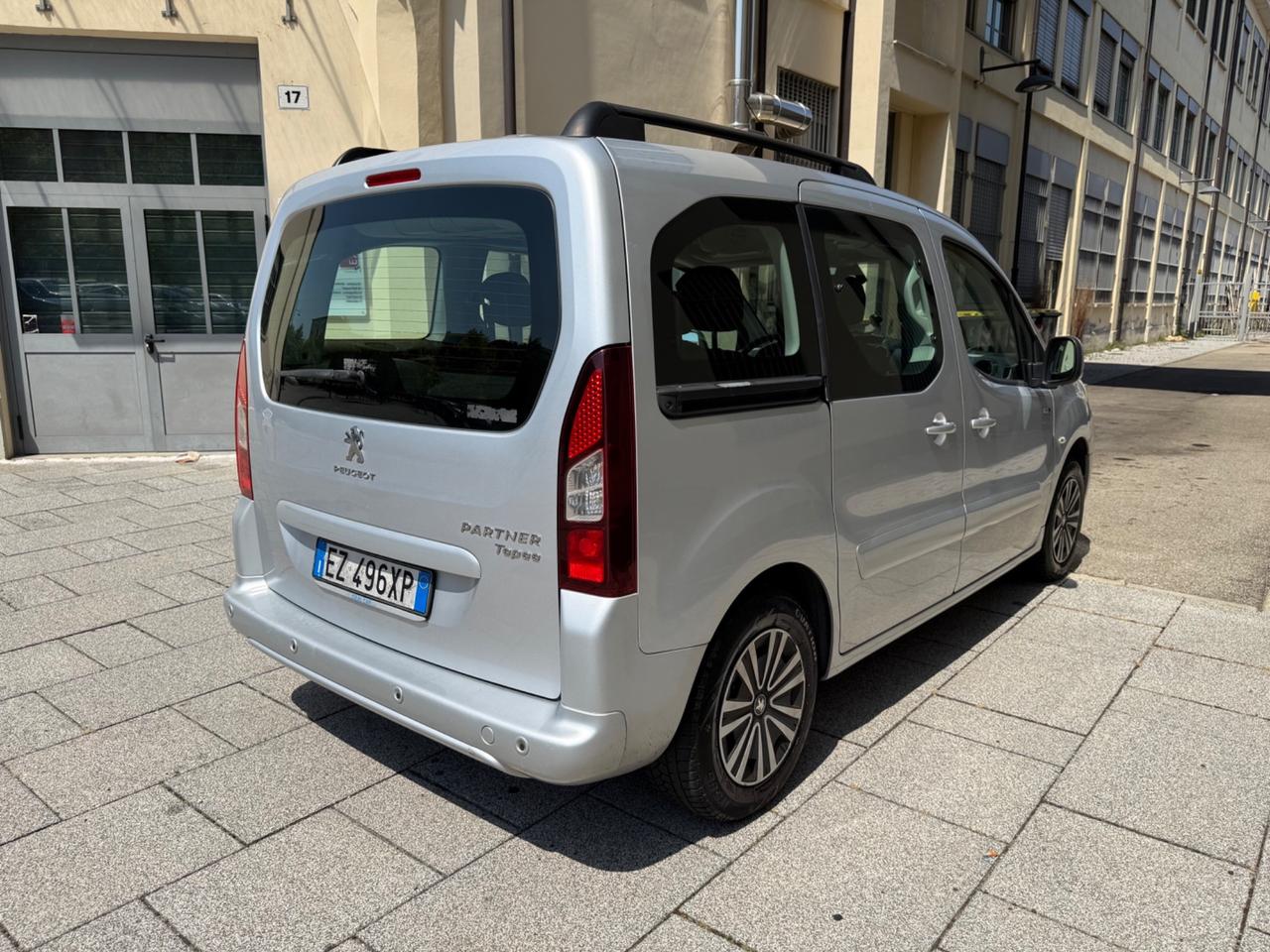 Peugeot Partner Tepee BlueHDi 100 Outdoor Style