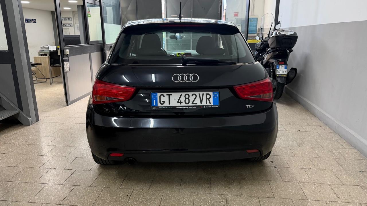Audi A1 SPB 1.6 TDI Attraction 2012