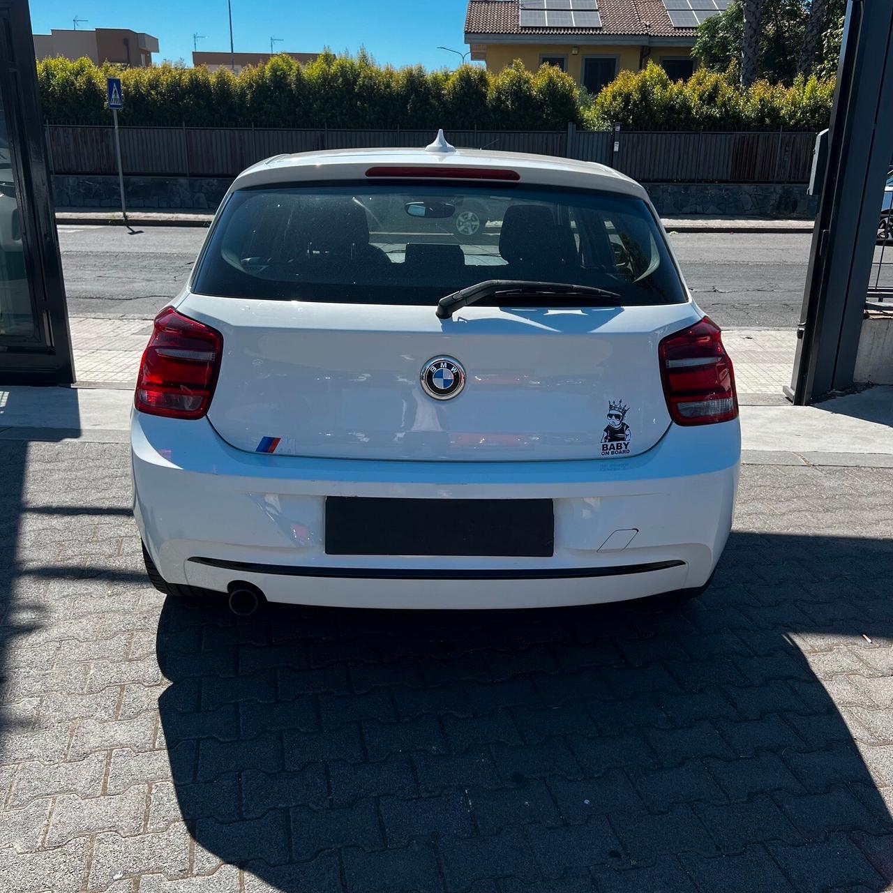 Bmw 114 114d 5p. Unique