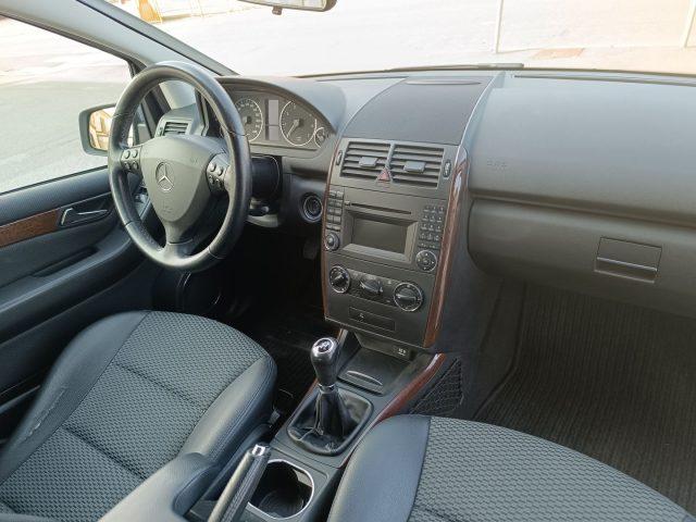 MERCEDES-BENZ A 150 BlueEFFICIENCY Coupé Elegance