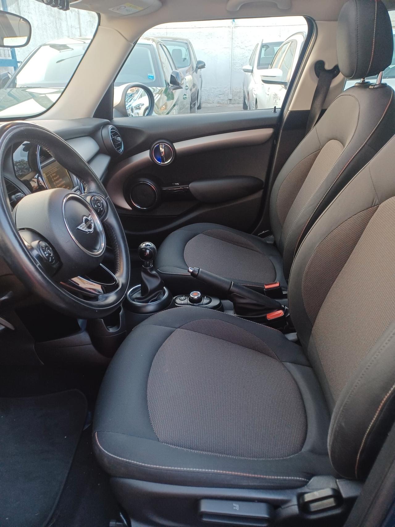 Mini 1.2 Benzina 5 porte Tetto PDC 2015