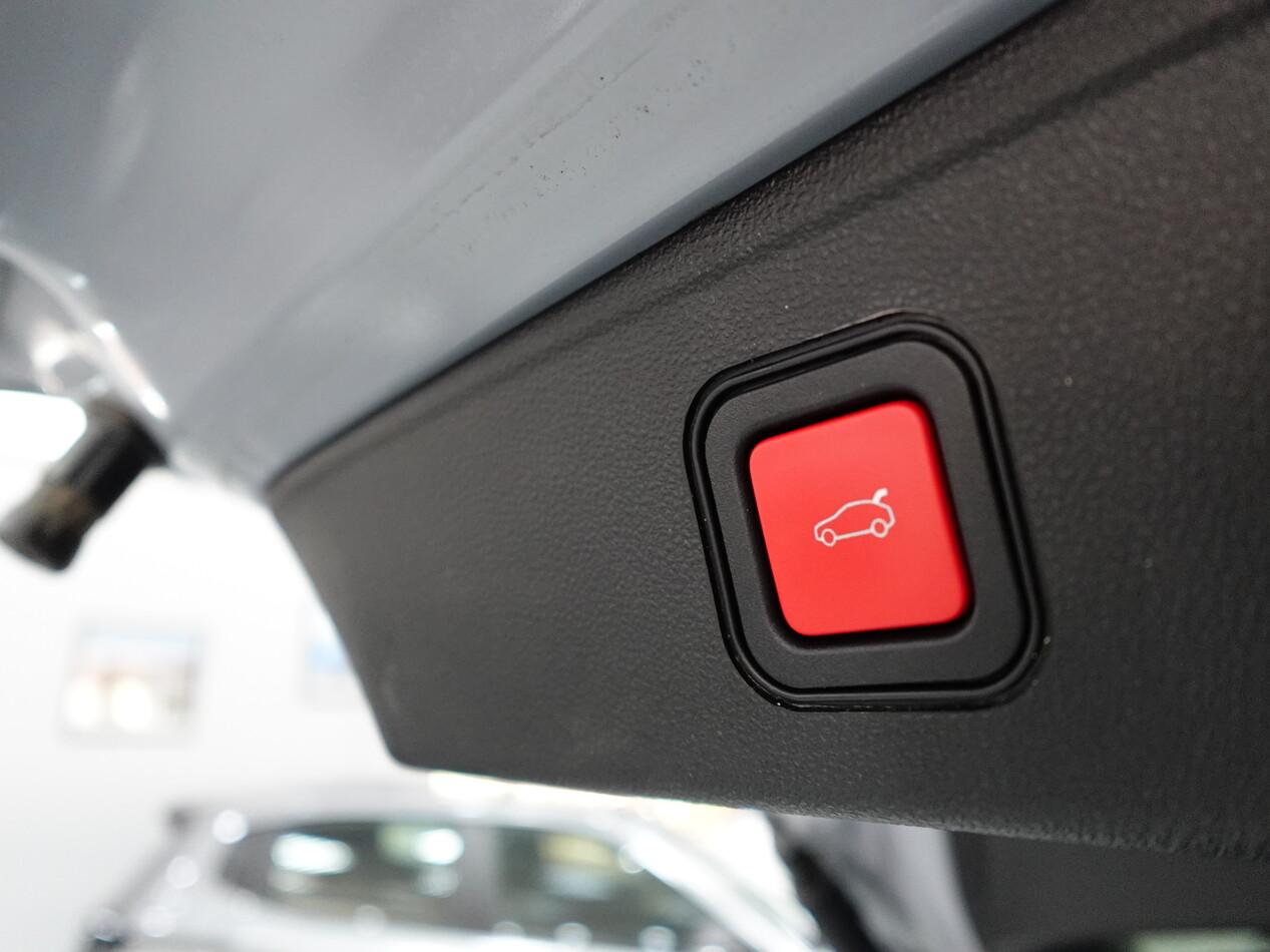 Jeep Avenger 1.2 E-HYBRID 110 CV EDCT6 MHEV SUMMIT