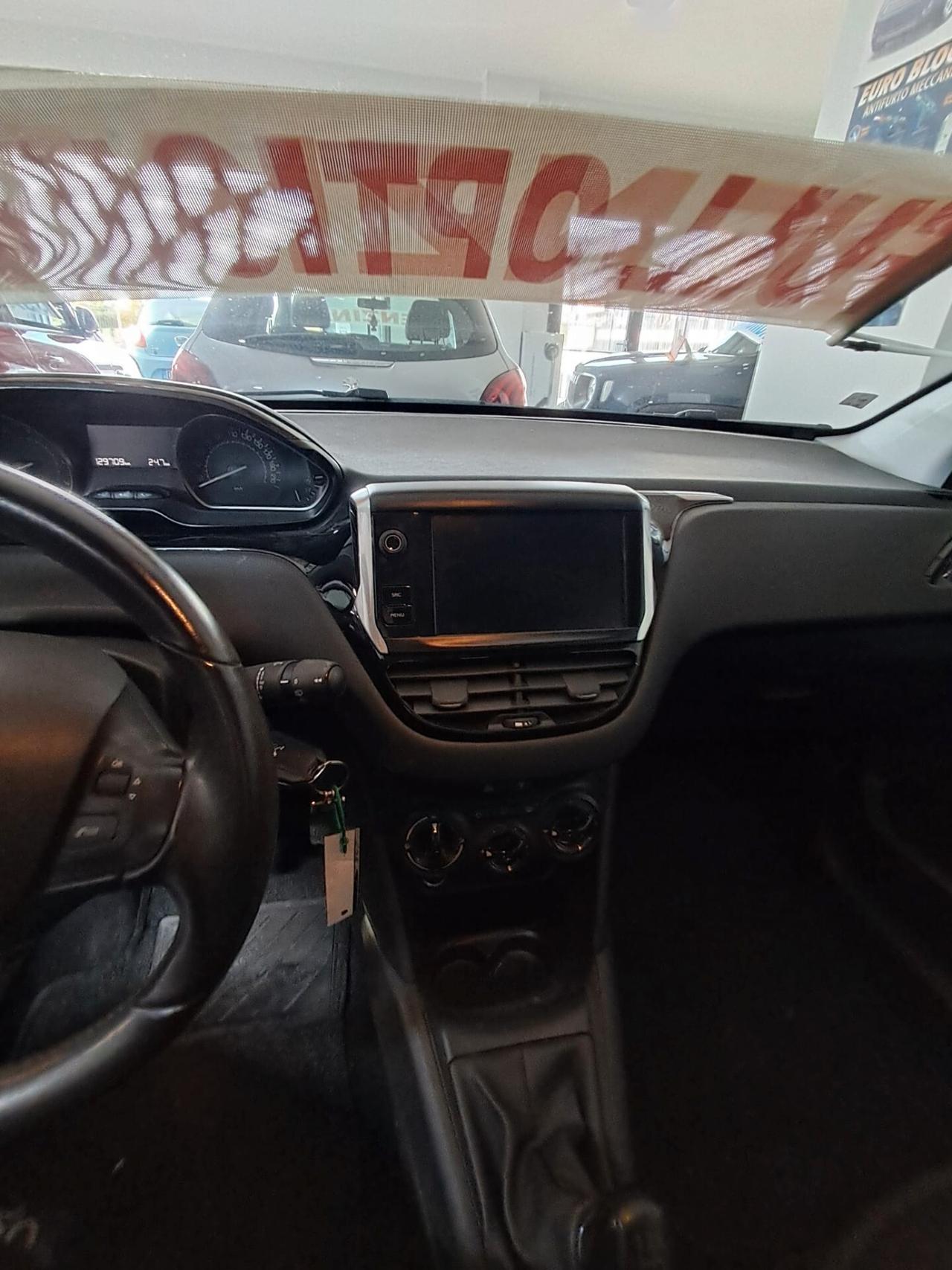 Peugeot 208 PureTech 82 5 porte Allure