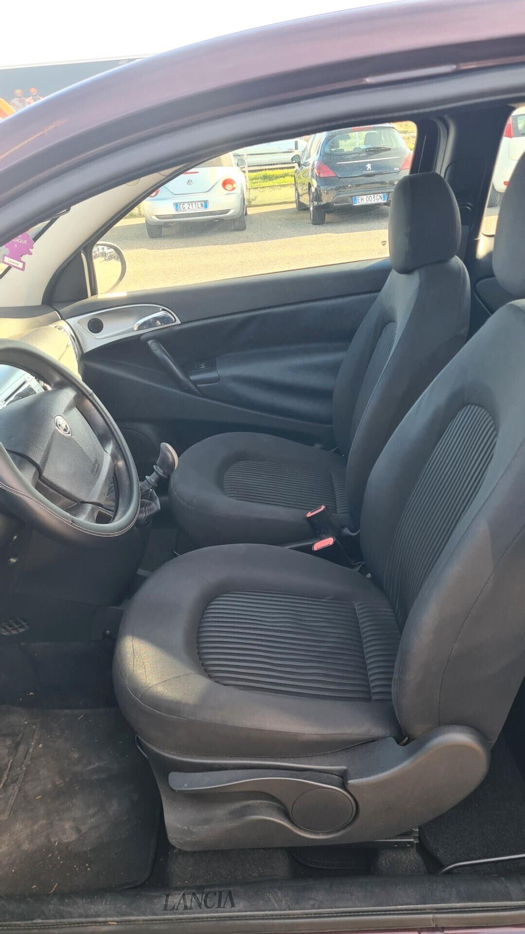 Lancia Ypsilon 1.2 benzina gpl