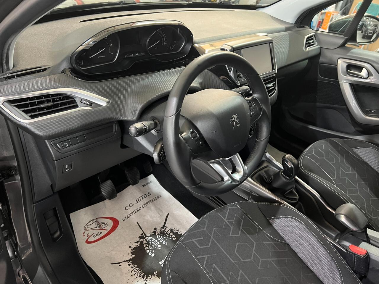 Peugeot 2008 1.6 100 CV - Black Matt - 2018