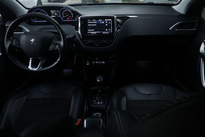 Peugeot 2008 Peugeot 2008 PureTech Turbo 110 EAT6 S&S Black Matt Unicoproprietario