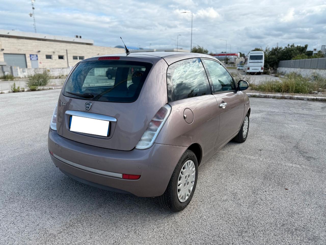 Lancia Ypsilon 1.3 MJT 90 CV MomoDesign