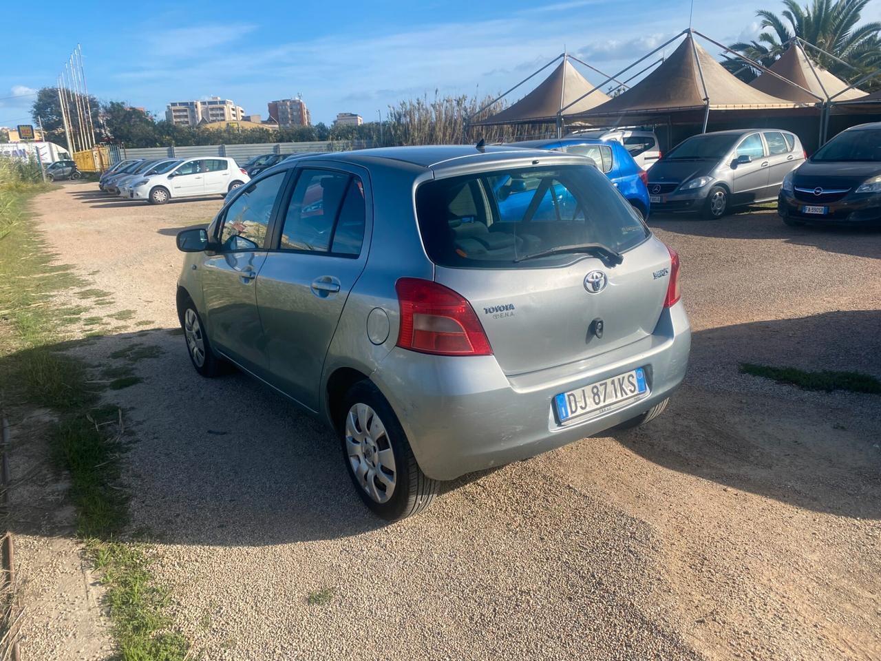 TOYOTA YARIS 1.0 152.000 KM ADATTA NEOPATENTATI