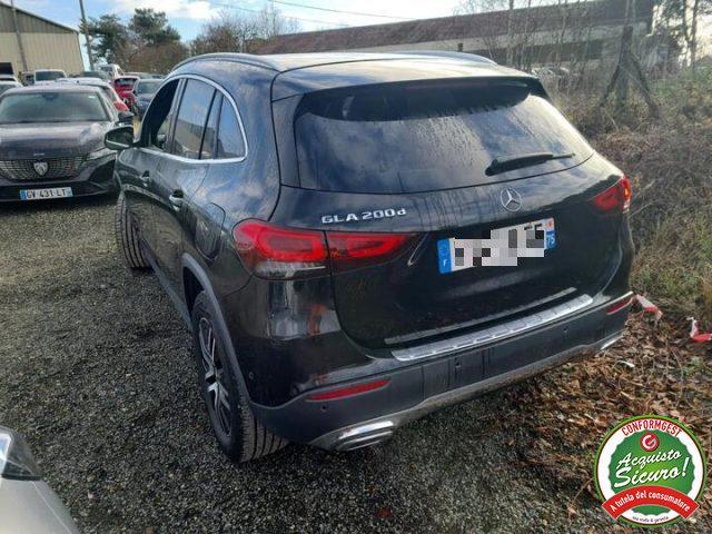 MERCEDES-BENZ GLA 200 d Automatic Business Extra