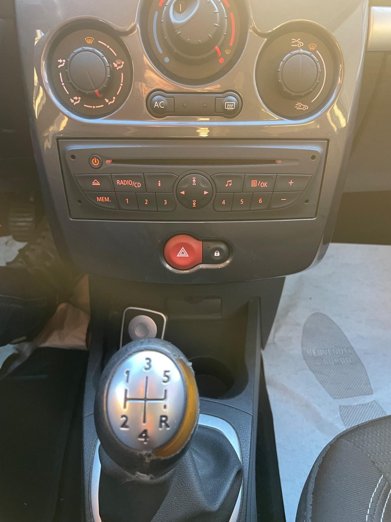 Renault Clio 1.2 16V 5 porte 20th Anniversario - Neo patentati - Nessun vincolo