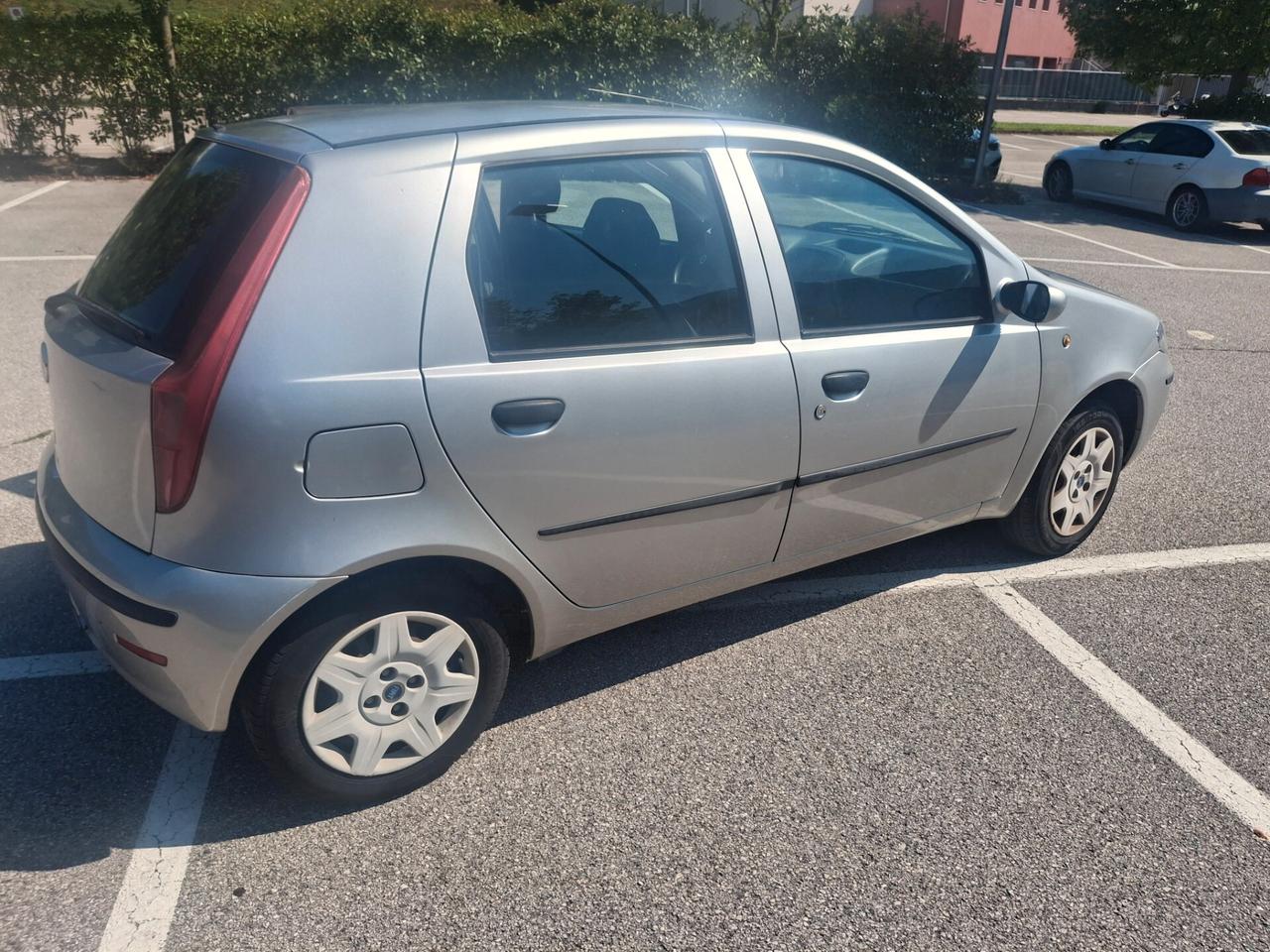 Fiat Punto 1.2 benzina per neopatentati solo 102 mila km