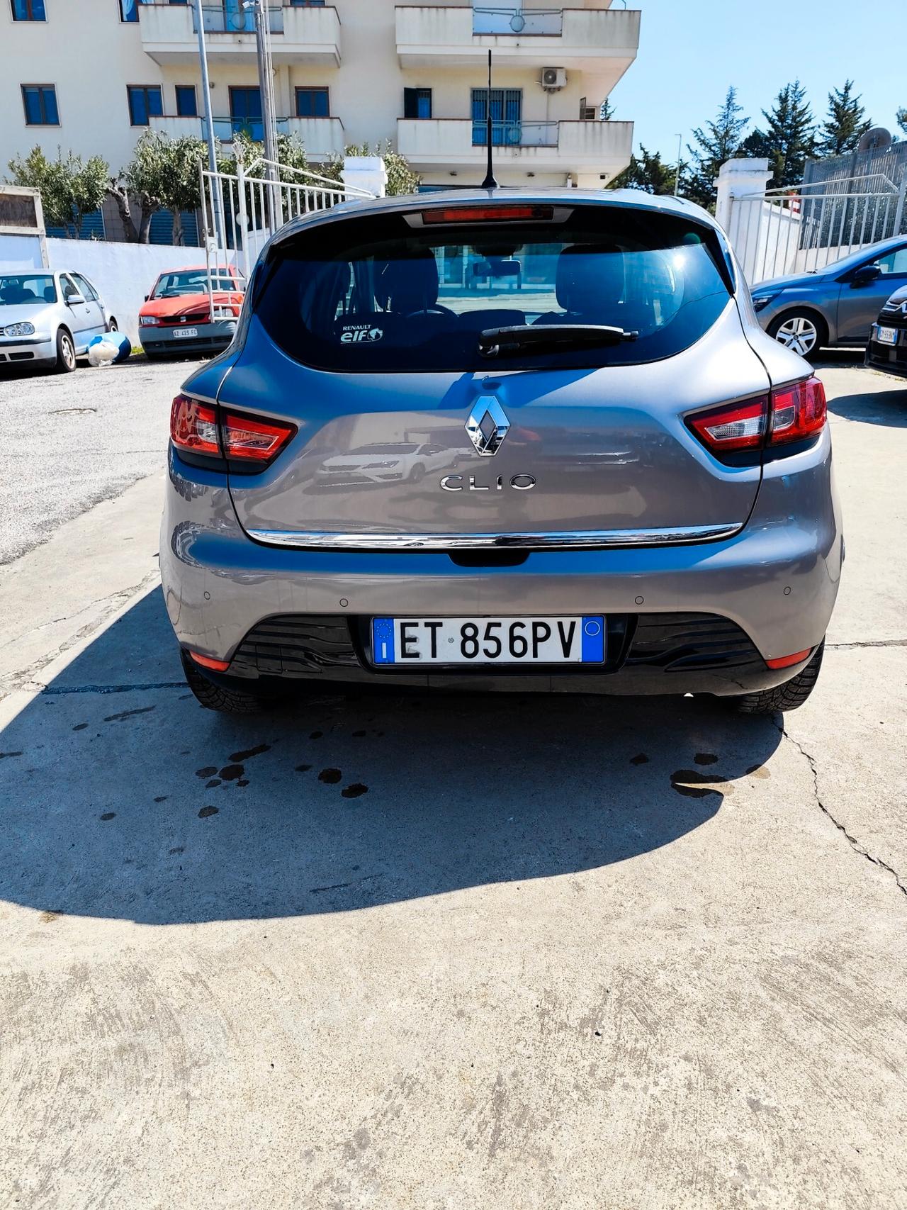 Renault Clio 1.2 75CV 5 porte Costume National