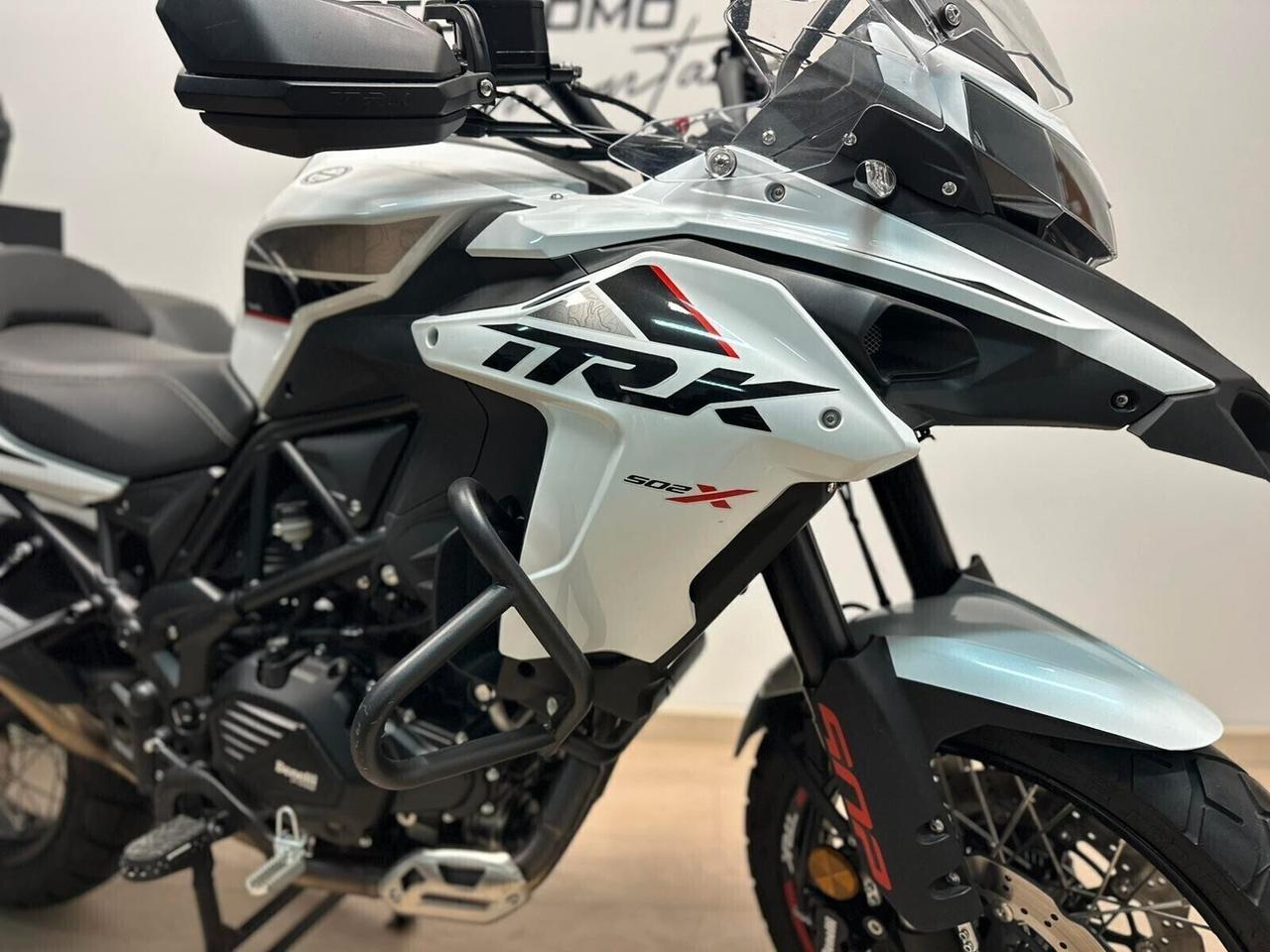 BENELLI TRK 502 X TRK502X + SET 3 VALIGE 2024