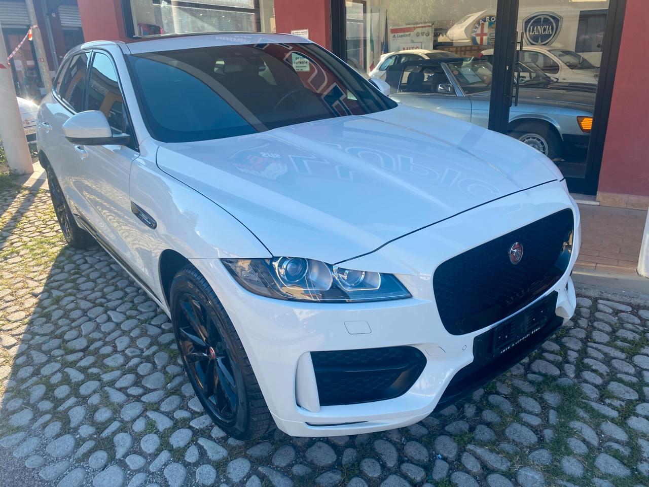 Jaguar F-Pace 2.0 D 240 CV AWD aut. R-Sport
