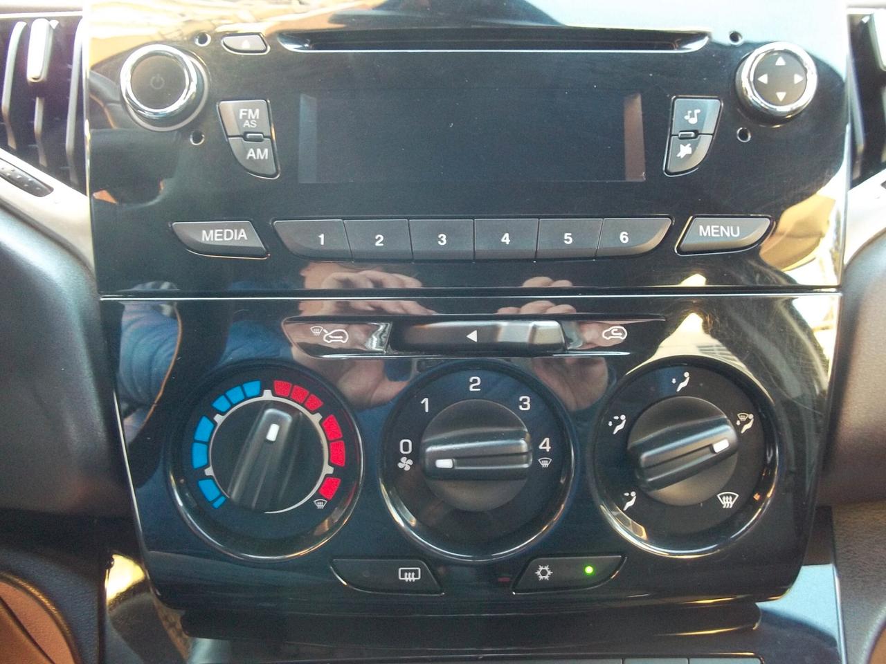 Lancia Ypsilon Gold 1.2 8v Ok neopatentati 5 posti Euro 5B