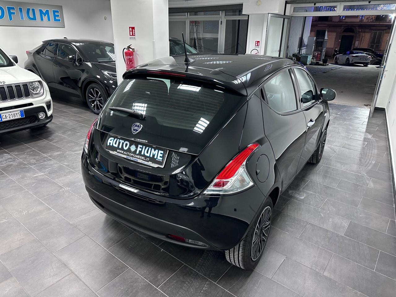 Lancia Ypsilon 1.0 FireFly 5 porte S&S Hybryd Gold