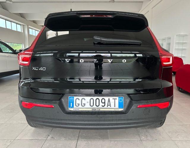 VOLVO XC40 T2 Momentum Core