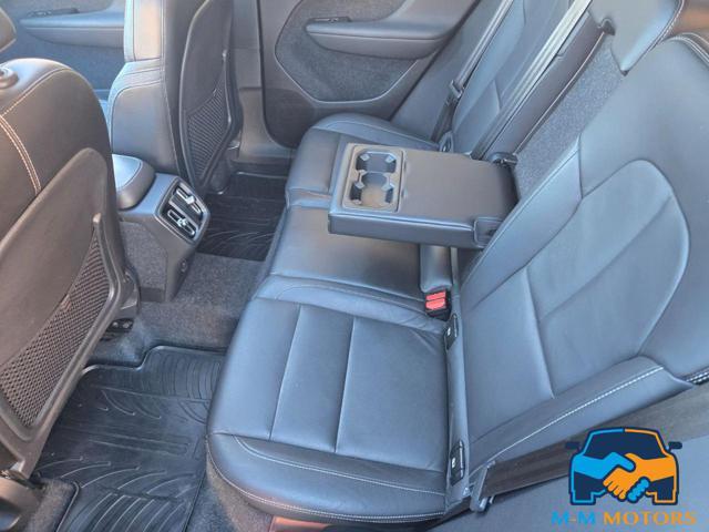 VOLVO XC40 D4 AWD Geartronic Momentum