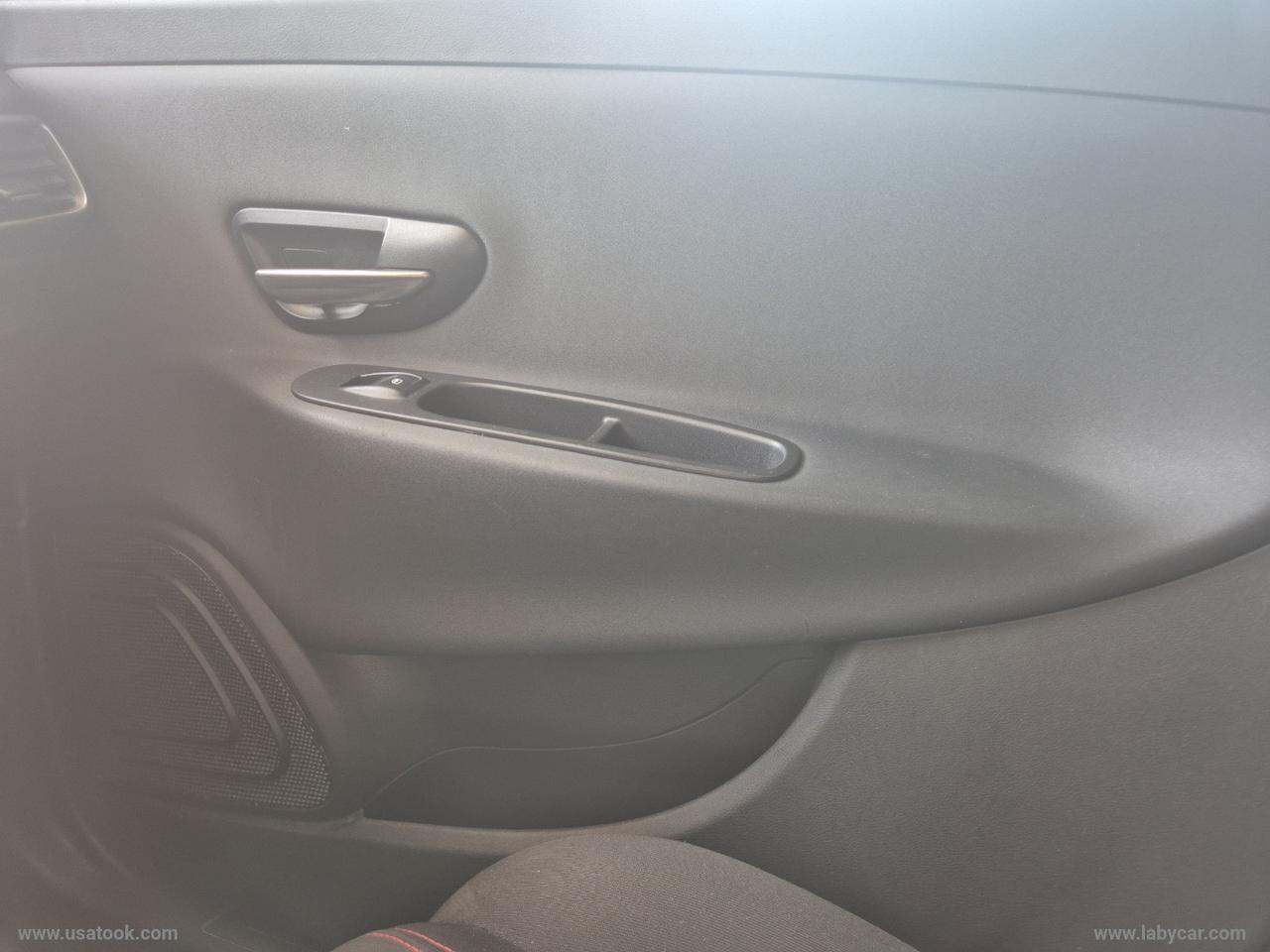 LANCIA Ypsilon 0.9 T.Air 85CV 5p.Met.Ec.Silver DOPPIA ALIMENTAZIONE BENZINA E METANO