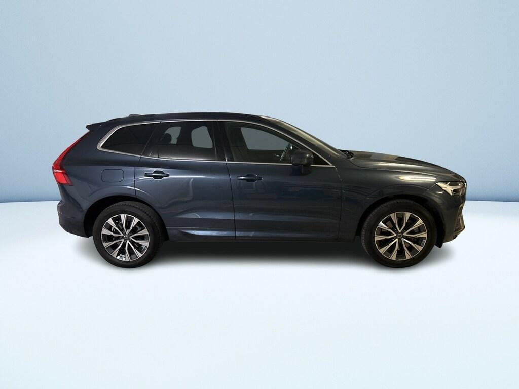 Volvo XC60 2.0 B4 Momentum Pro AWD Auto