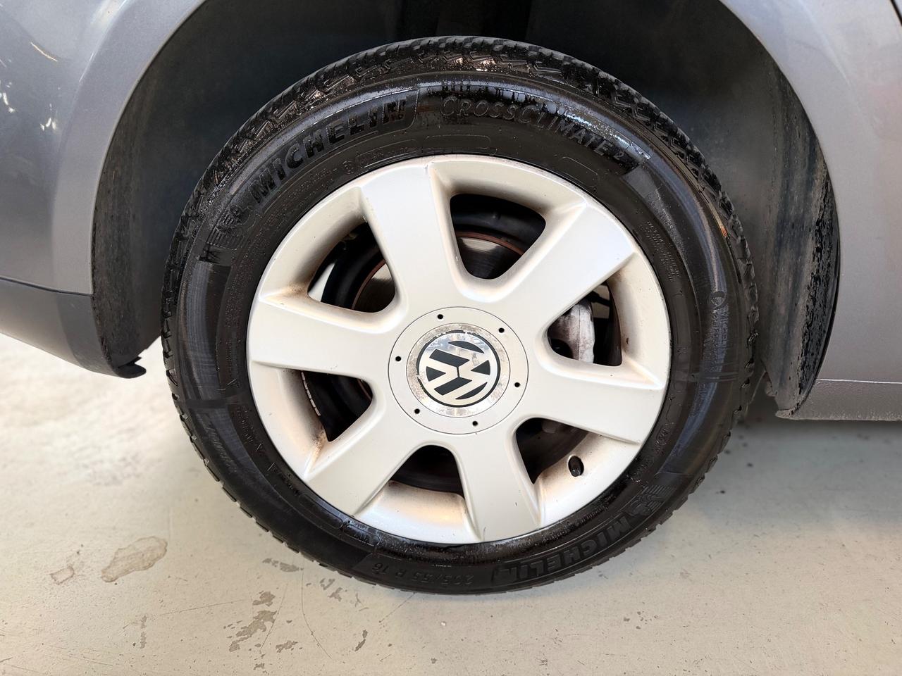 Volkswagen Touran 2.0 TDI DPF Highline AUTOCARRO