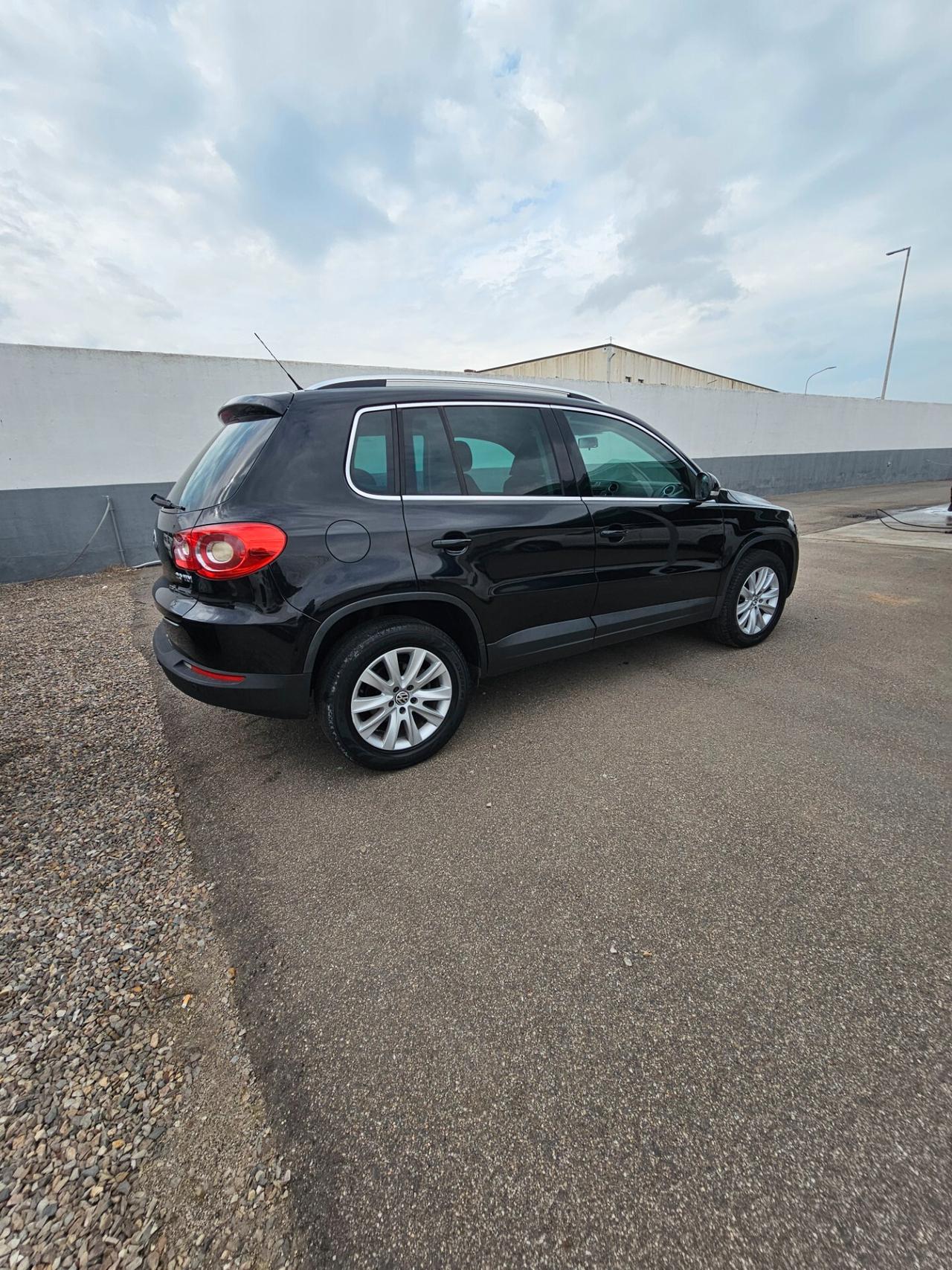 Volkswagen Tiguan 2.0 16V TDI DPF tiptronic Sport & Style (18°)