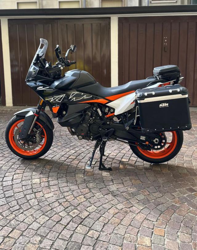 KTM 890 SMT SUPER MOTO TOURING ? 2.000,00 OPTIONAL KTM