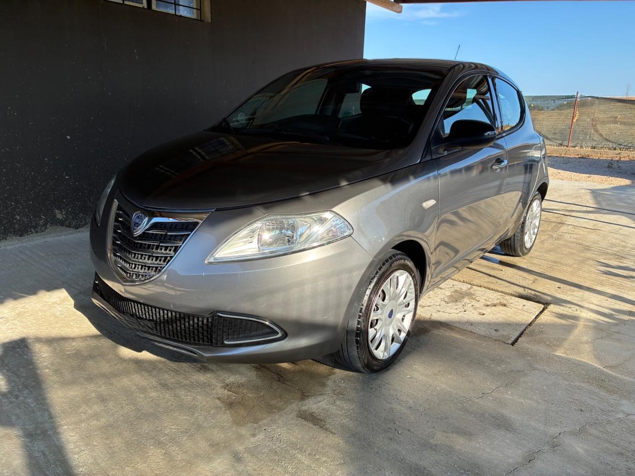 Lancia Ypsilon 1.2 69 CV Platinum