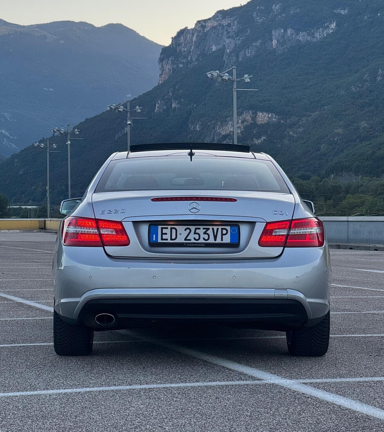 Mercedes-benz E220 Avantgarde AMG FULL OPT.