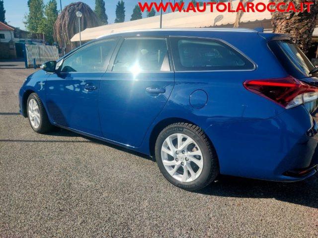 TOYOTA Auris Touring Sports 1.8 Hybrid Lounge