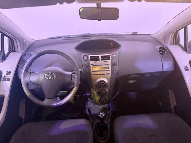TOYOTA Yaris 1.0 5 porte Now