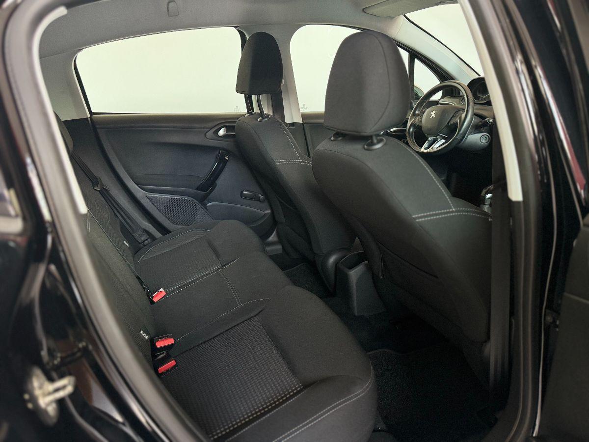 PEUGEOT - 208 - PureTech 82 S&S 5p. Allure