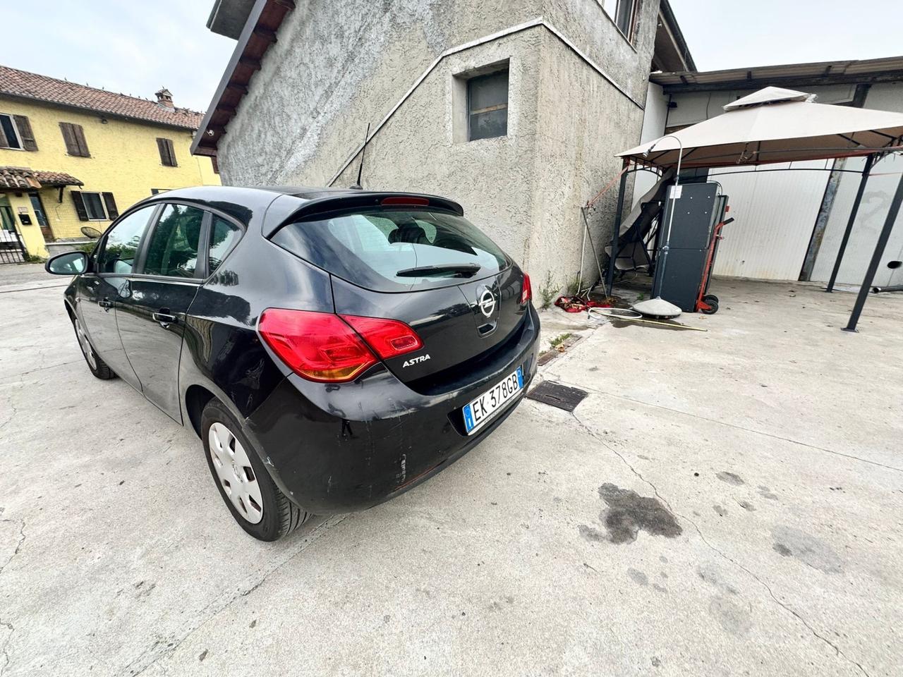 Opel Astra 1.4 100CV Edition
