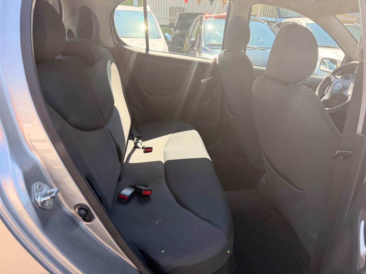 Toyota Yaris 1.3 BENZ/GPL 12/2003