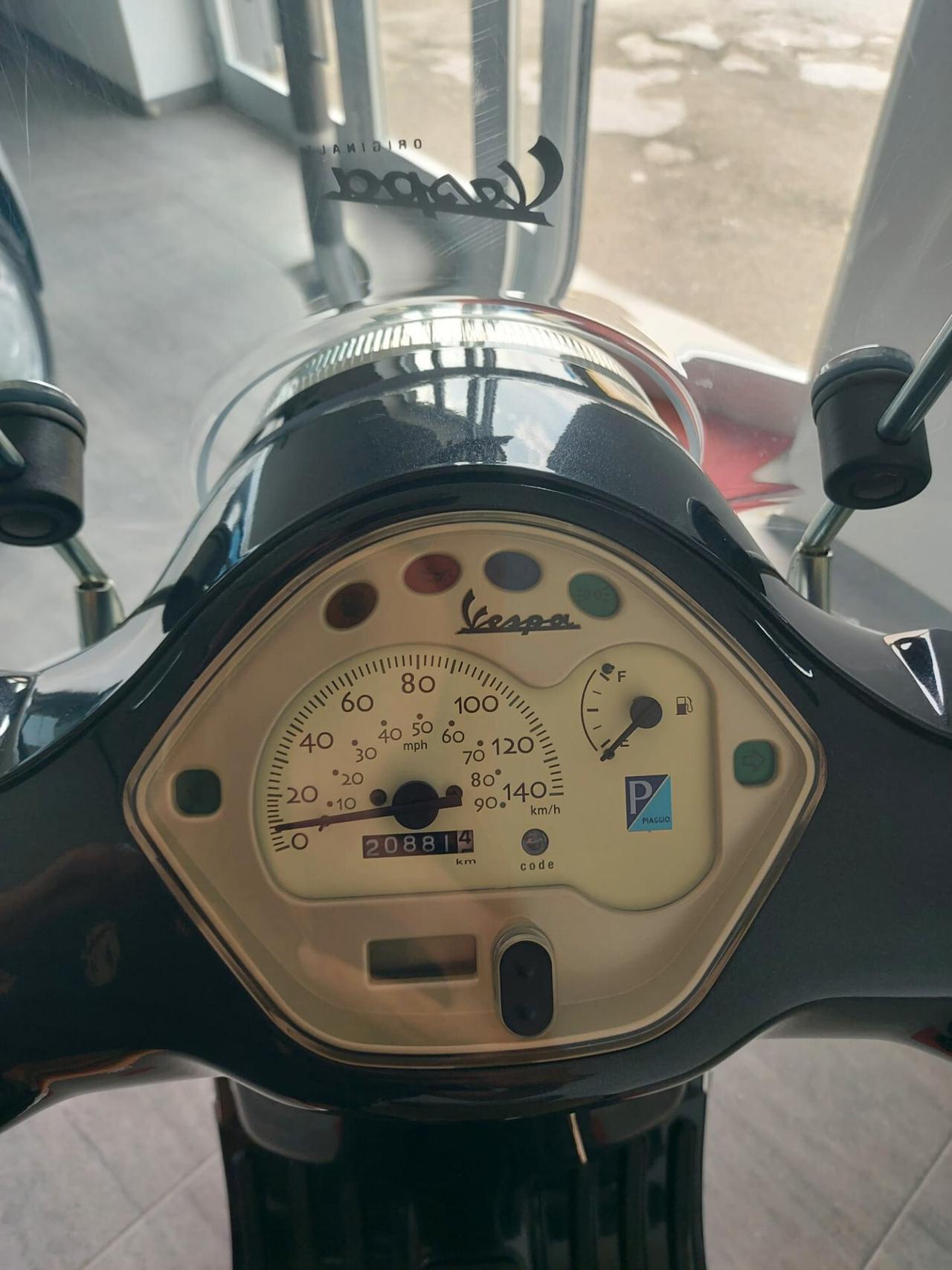 Piaggio Vespa 150 LX