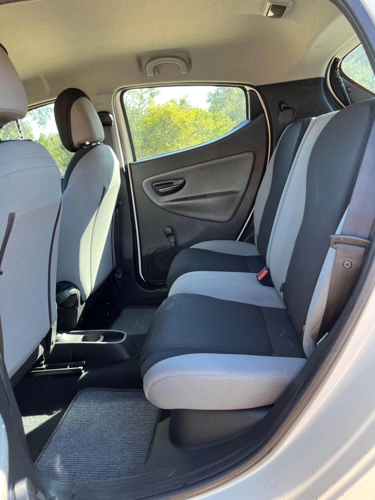 Lancia Ypsilon 1.2 69 CV
