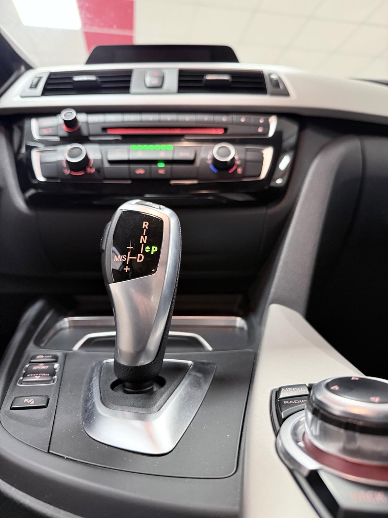 Bmw 320 320d Efficient Dynamics Business Advantage aut.