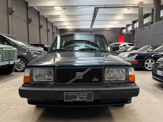 VOLVO 240 2.0 cat Station Wagon Polar