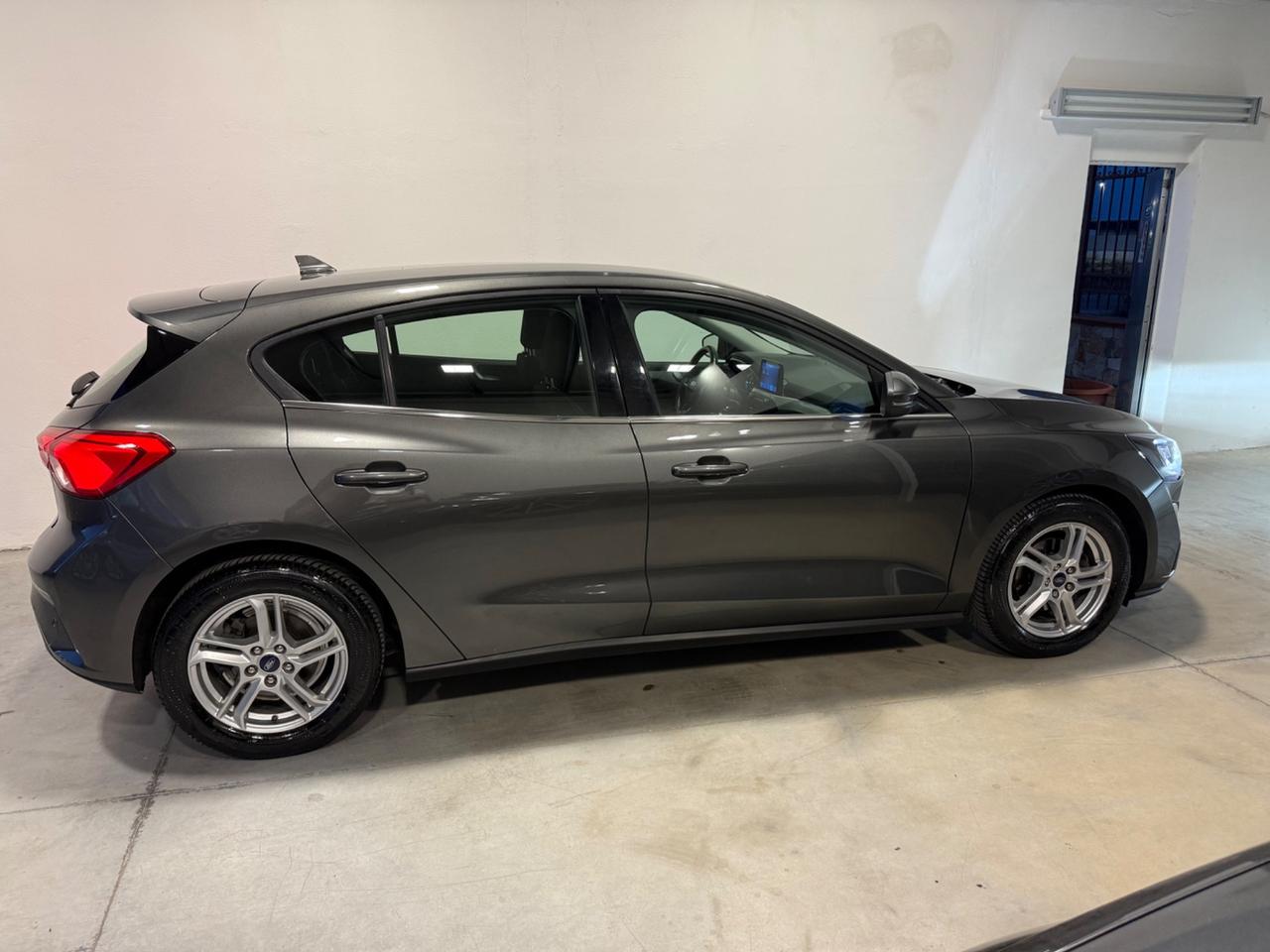 Ford Focus 1.5 Diesel 120 CV aut Berlina Titanium