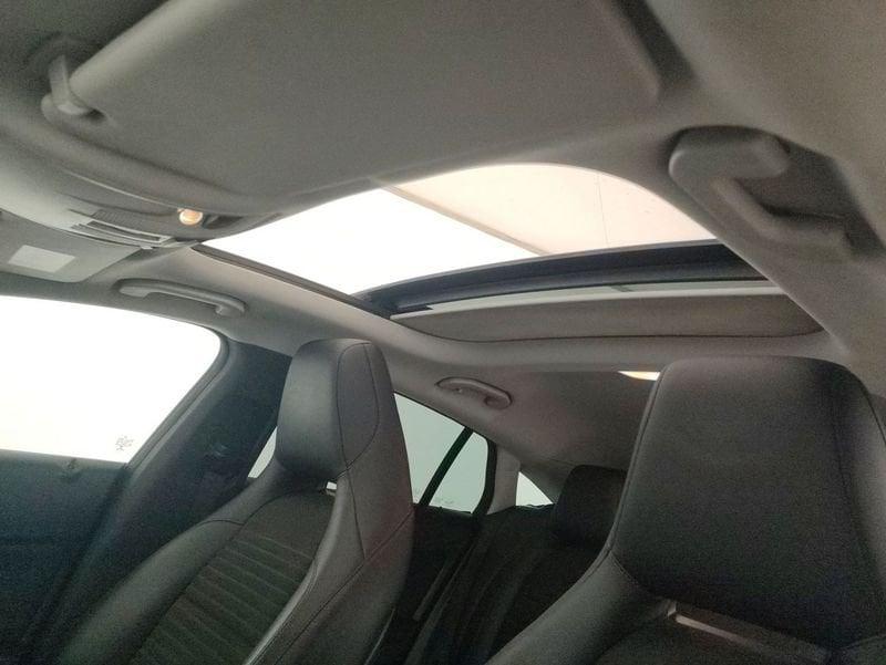 Mercedes-Benz CLA Shooting Brake 200 d Premium auto FL