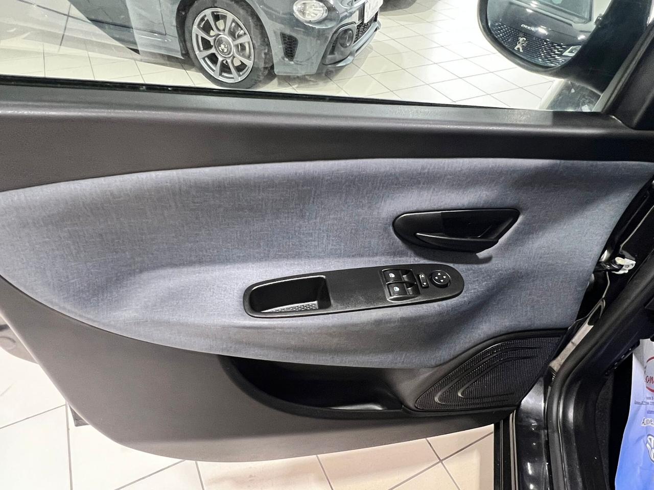 Lancia Ypsilon 1.0 FireFly 5 porte S&S Hybrid Gold